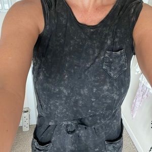 Distressed easy dress with pockets